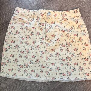 Wild fable. Floral Print Cream Mini Skirt. Size 10